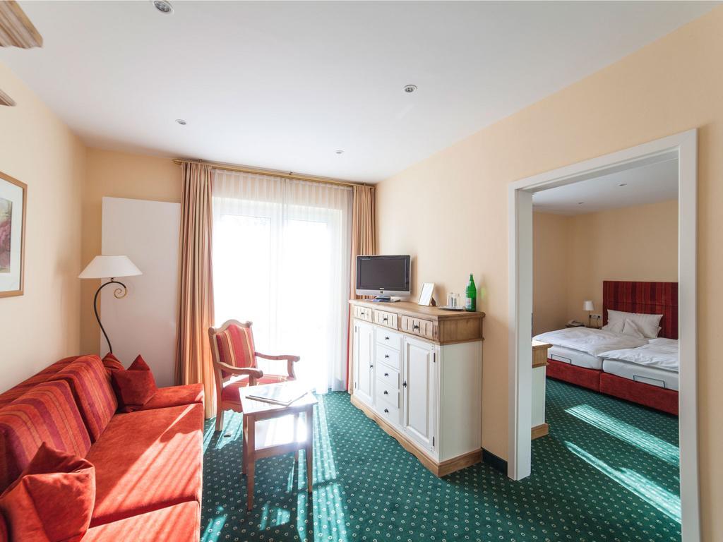 Landhotel Der Schwallenhof Bad Driburg Room photo