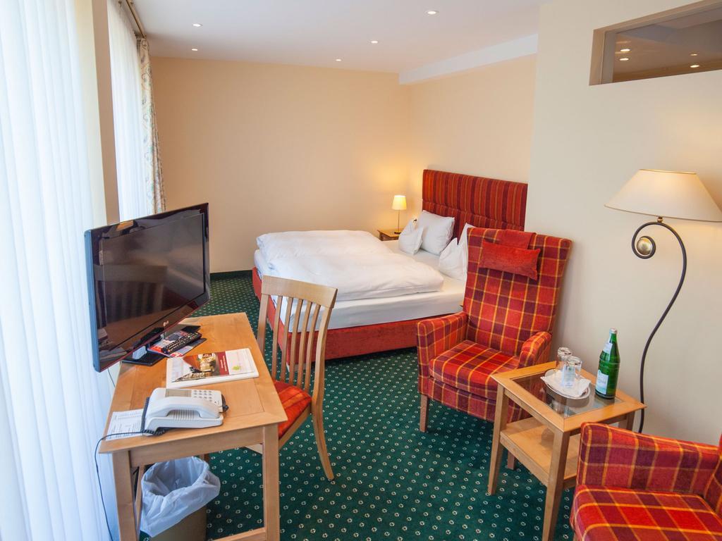 Landhotel Der Schwallenhof Bad Driburg Exterior photo